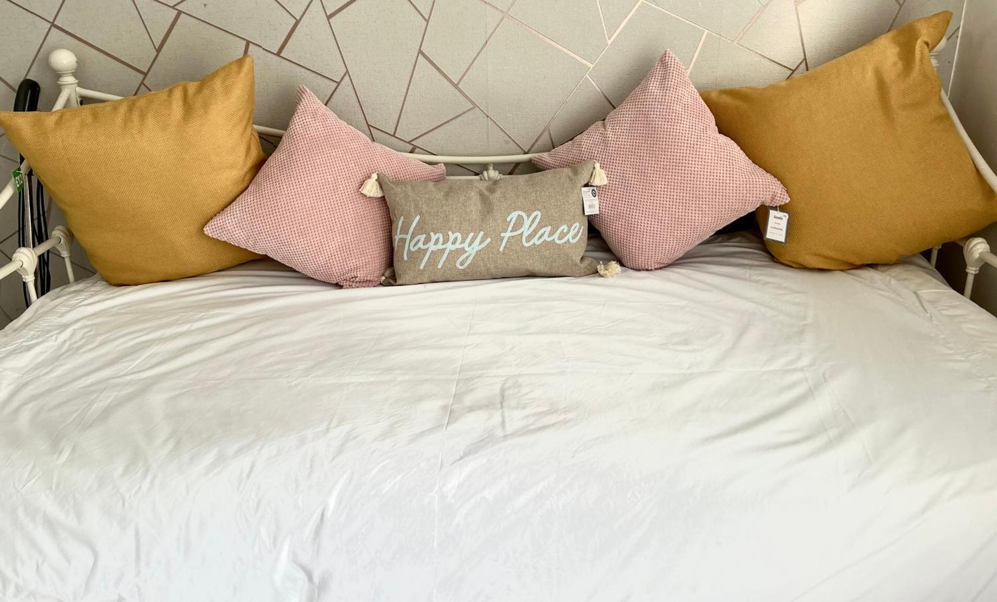 Happy Place With Kitchenette- Female Only London Eksteriør billede